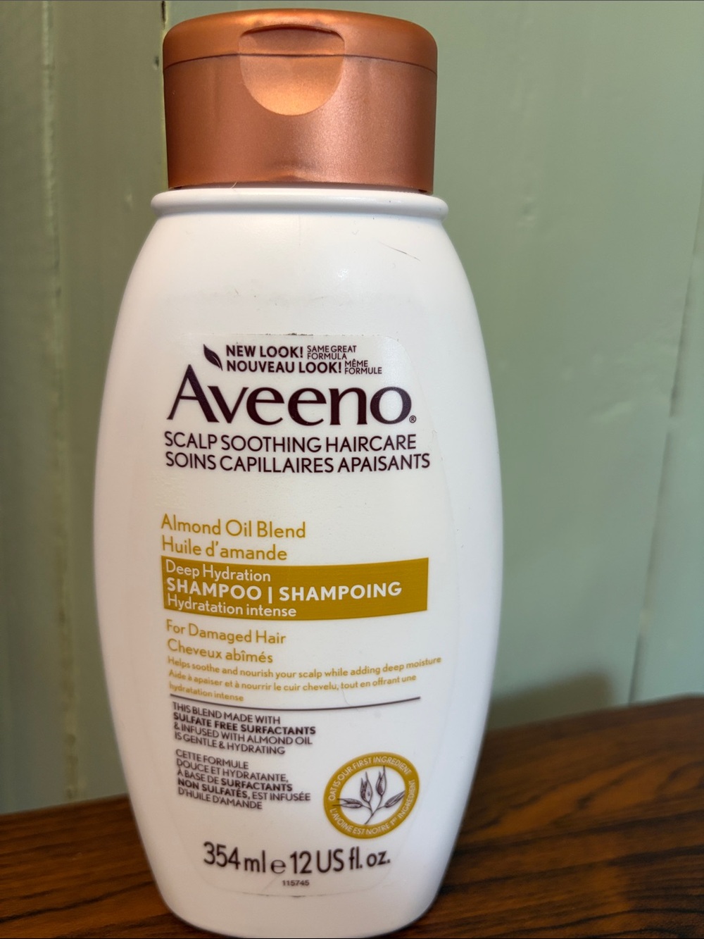 Aveeno Almond Oil Blend Deep Hydration Shampoo